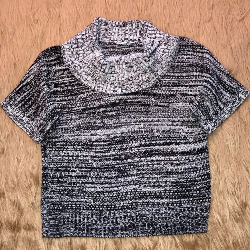 BLACK & WHITE SHORT SLEEVE COWL NECK SWEATER!! PERFECT FOR THE OFFICE OR JEANS!!